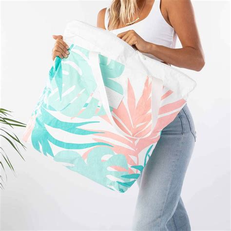 waterproof beach bags australia.